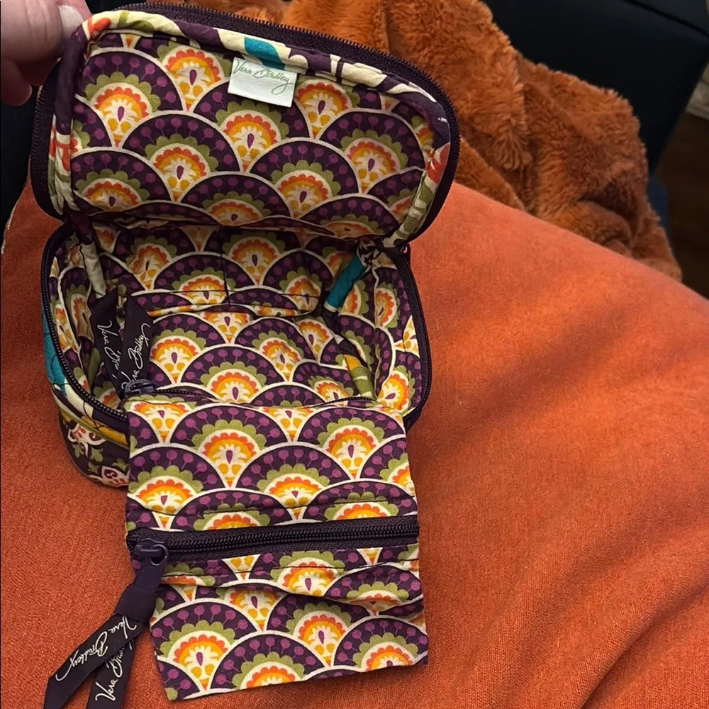 Vera Bradley Quilted Cosmetic/jewelry organizer - Picture 3 of 5